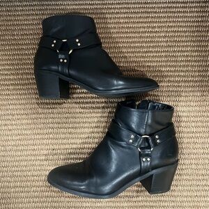 Forever 21 Black Chunky Heel Booties